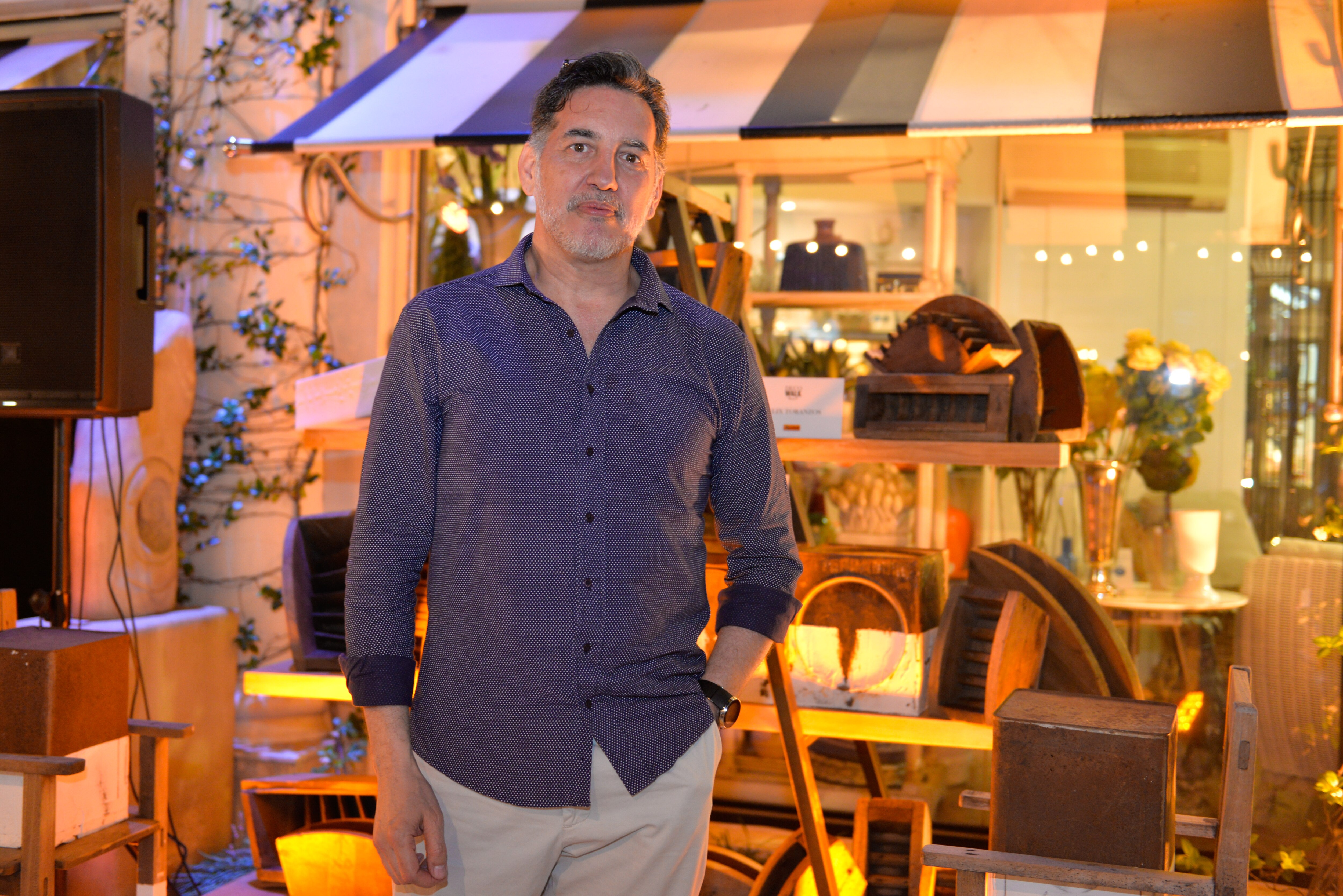Artista paraguayo en Deco Walk Artista Félix Toranzos