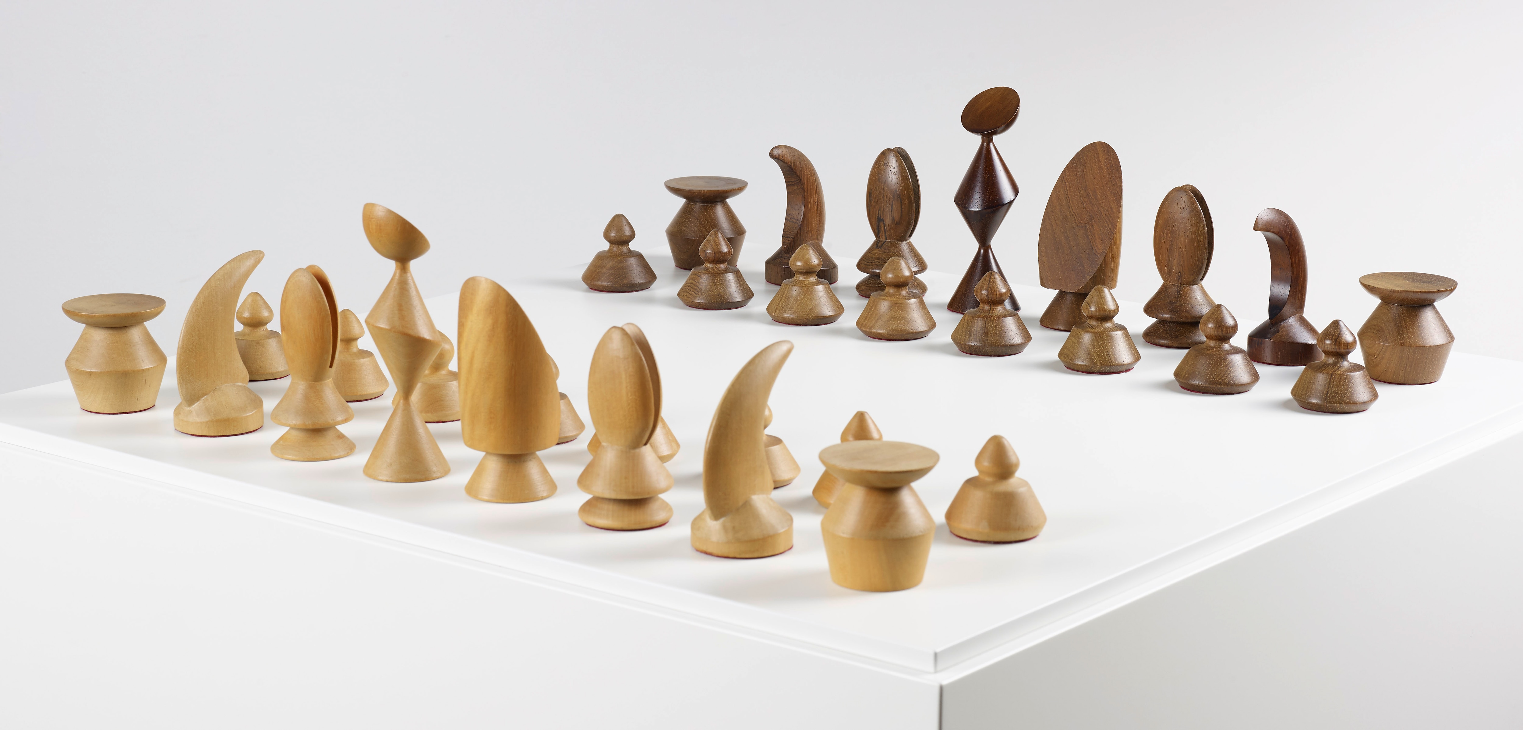 Imagen del Juego de ajedrez diseñado por de Max Ernst que se exhibe en la exposición patrocinada por la Fundación BBVA en la Fundación Miró