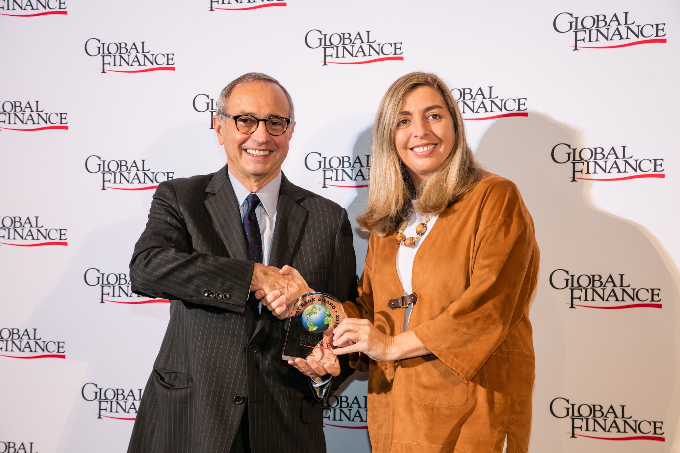 Eva Piera en la ceremonia de los Best Banks Awards 2016 de Global Finance