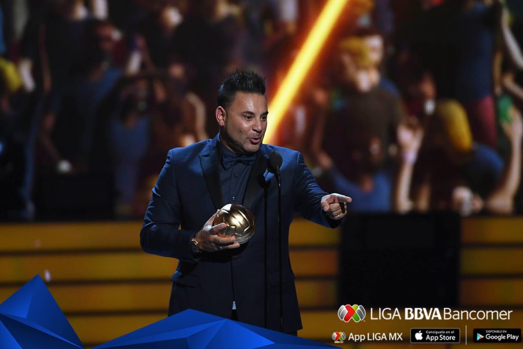 antonio mohamed-balon de oro mejor director técnico liga bancomer. Foto: Web oficial Liga Bancomer MX Fotografía de antonio mohamed-balon de oro liga bancomer