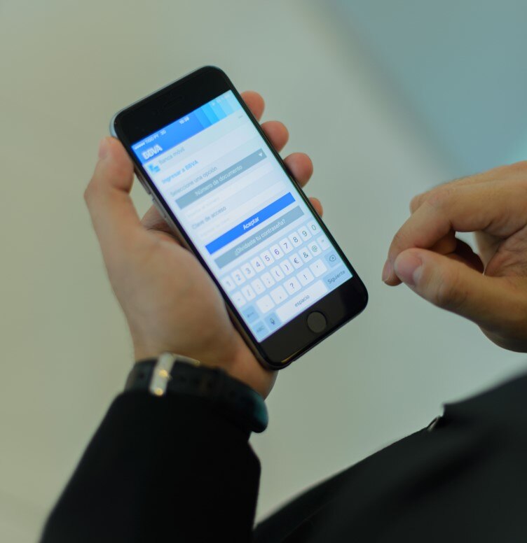 Pantalla de inicio de BBVA Móvil Paraguay Imagen de banca móvil BBVA Paraguay