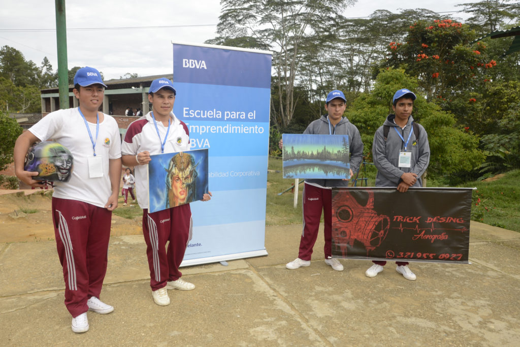 Jóvenes del Programa Escuela para el Emprendimiento en Santander Fotografía de Jóvenes del Programa Escuela para el Emprendimiento en Santander