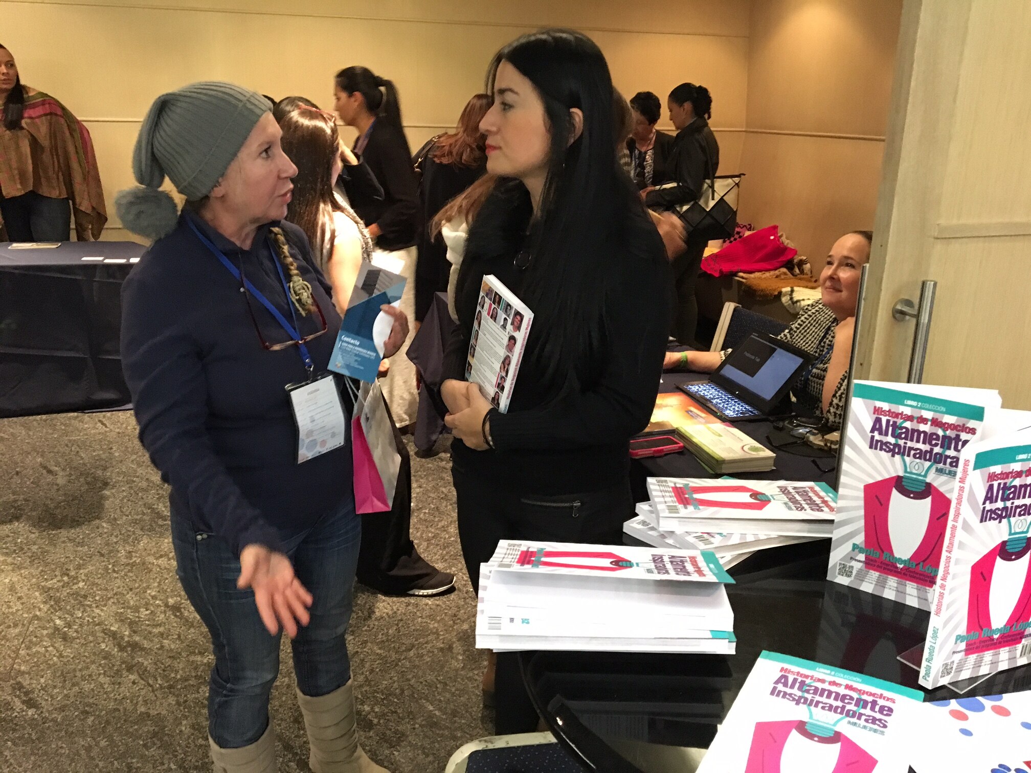 Emprendedoras participan en la Feria Empresarial en el marco del Foro MET - BBVA FERIA EMPRENDIMIENTO FEMENINO