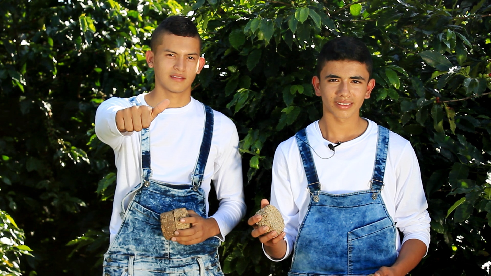 Estudiantes de Quimbaya respaldados por BBVA fotografía de Estudiantes de Quimbaya respaldados por BBVA