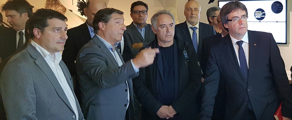 Josep Roca, Joan Roca, Ferran Adriá, Christina Terribas y Carles Puigdemont en la inauguración del la exposición por los 30 años de El Celler de Can Roca, patrocinada por BBVA Josep Roca, Joan Roca, Ferran Adriá, Christina Terribas y Carles Puigdemont en la inauguración del la exposición por los 30 años de El Celler de Can Roca, patrocinada por BBVA