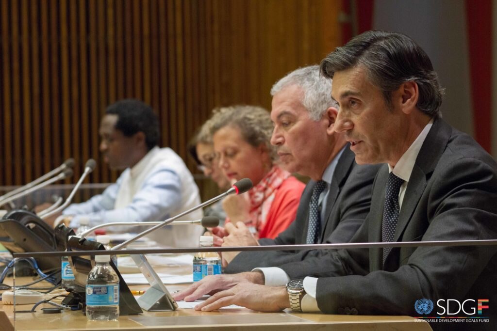 Fotografía de Javier M. Flores durante su intervención en la ONU FMBBVA