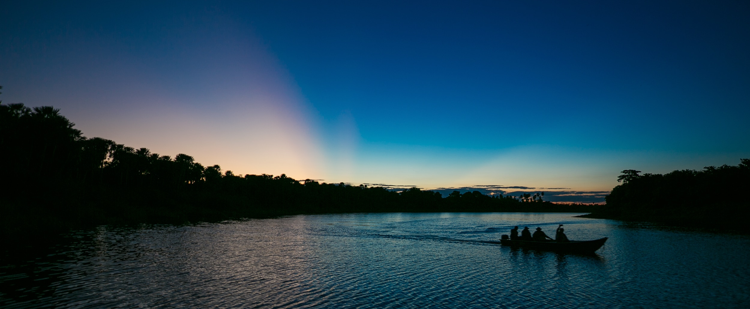 Personas en un río en Paraguay Río en Paraguay