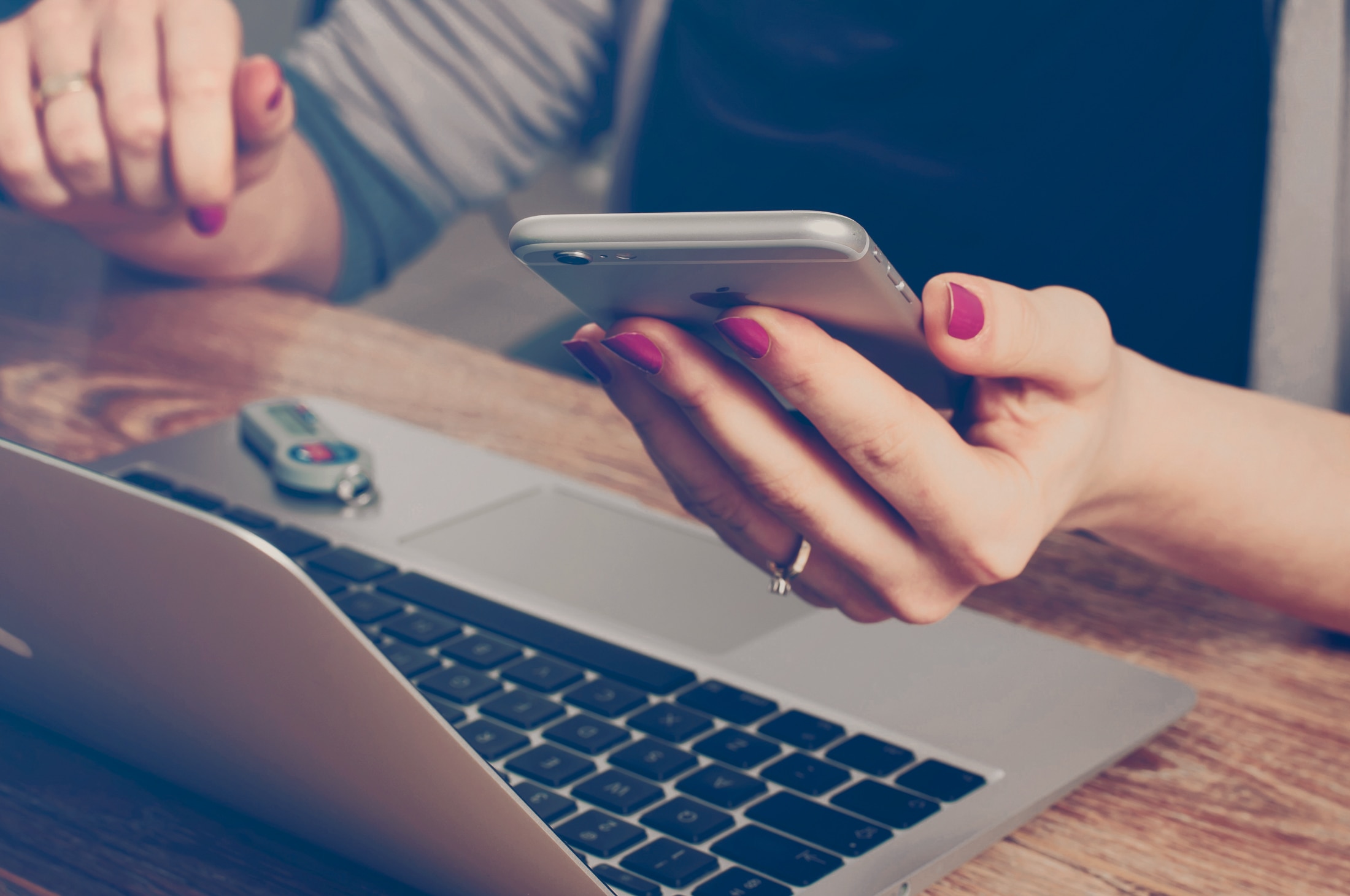 Los clientes de BBVA Uruguay podrán realizar sus transacciones financieras durante las 24 horas en esta temporada de Navidad y Fin de Año, a través de sus dispositivos móviles. ILos clientes de BBVA Uruguay podrán realizar sus transacciones financieras durante las 24 horas en esta temporada de Navidad y Fin de Año, a través de sus dispositivos móviles.