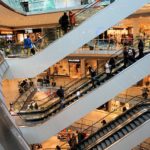 FOTOGRAFÍA DE Consumo, centro comercial, escaleras mecánicas, compras, recurso