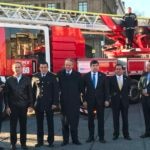 Raúl Esquivel Carbajal, director general del Heroico Cuerpo de Bomberos de la Ciudad de México dando el recorrido por las nuevas unidades