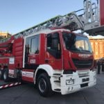 Camion de bomberos con logotipo de Bancomer