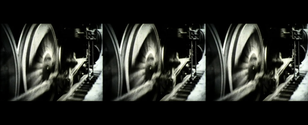 Fotograma de la obra Different Trains de Beatriz Caravaggio, por encargo de Fundación BBVA Imagen de un fotograma de la obra Different Trains de Beatriz Caravaggio, por encargo de Fundación BBVA
