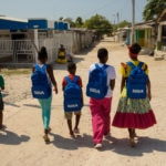 Niños de Tierrabomba beneficiados por BBVA Colombia con útiles escolares