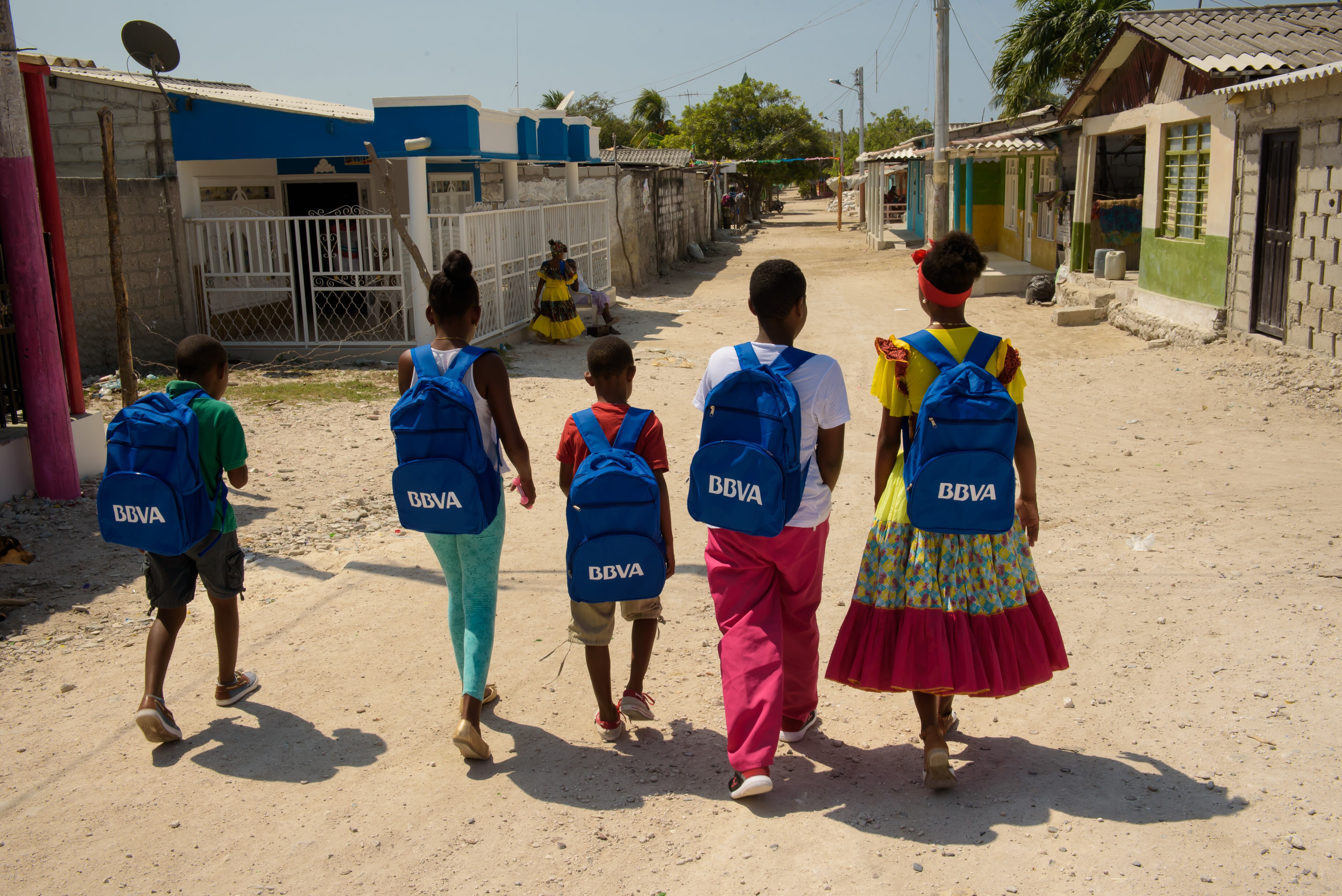Niños de Tierrabomba beneficiados por BBVA Colombia con útiles escolares Niños de Tierrabomba beneficiados por BBVA Colombia con útiles escolares