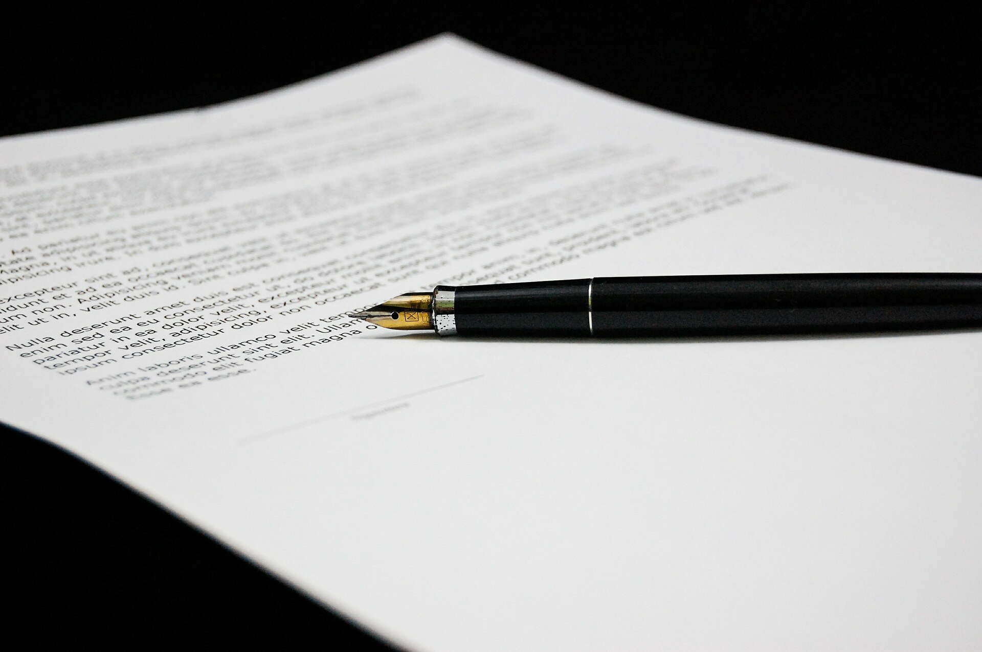 pluma firma papel acuerdo M&A BBVA México pluma firma papel acuerdo M&A BBVA México