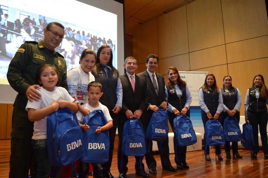 Fotografía de Entrega kids a Hijos de los miembros de la Policía Nacional