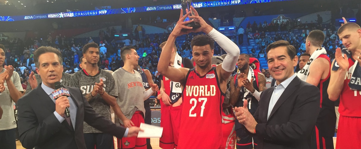 Carlos Torres entrega el MVP del BBVA Rising Star a Jamal Murray Carlos Torres entrega el MVP del BBVA Rising Star a Jamal Murray