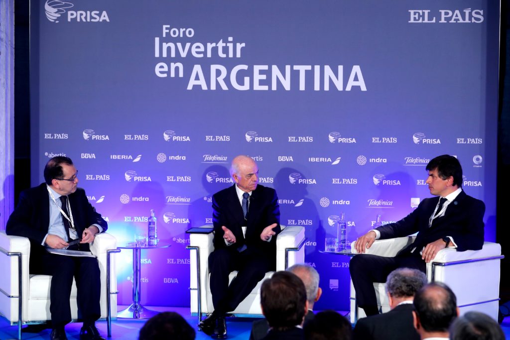 Durante su participación en la mesa titulada Nuevo clima de negocios —junto al secretario de Relaciones Económicas Internacionales de Argentina, Horacio Reyser y Jorge Rivera, director adjunto de 'El País' Durante su participación en la mesa titulada Nuevo clima de negocios —junto al secretario de Relaciones Económicas Internacionales de Argentina, Horacio Reyser y Jorge Rivera, director adjunto de 'El País'