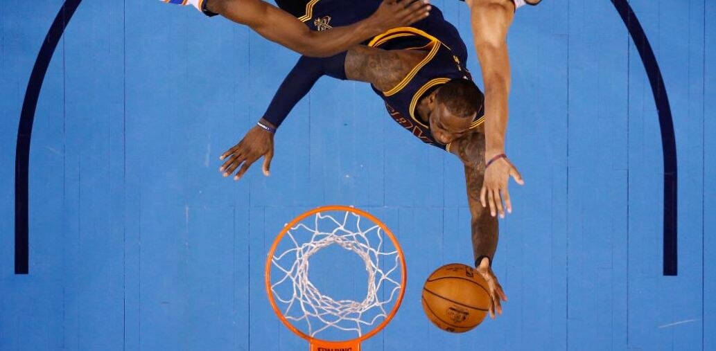 lebron-canasta-cavs-thunder-nba-bbva-efe