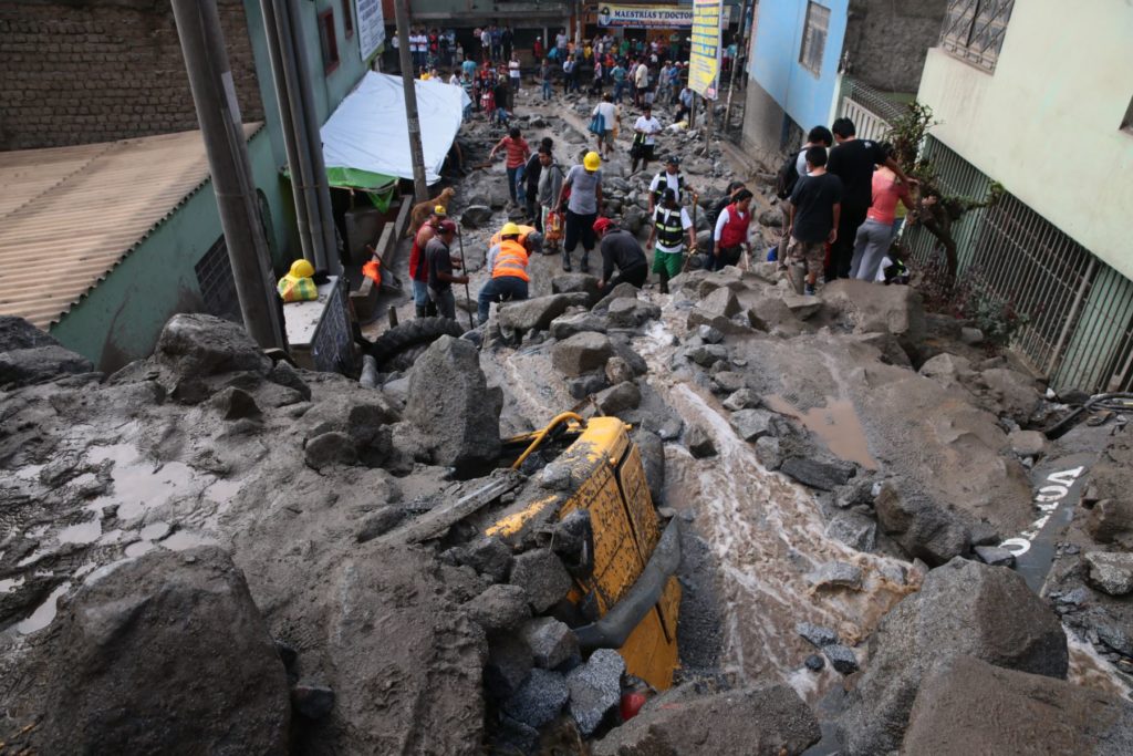 Los desastres naturales causan estragos en Perú. BBVA Continental organiza ayuda para los damnificados.