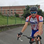 Fotografía de Eduardo Londoño en su practica de ciclismo