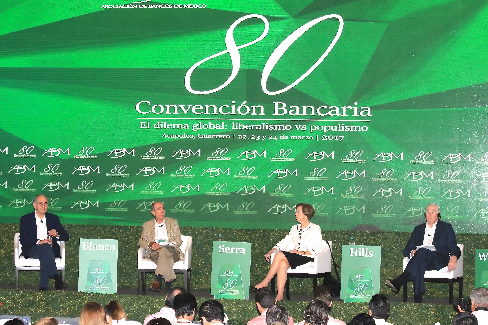 Ex ministros de Comercio participaron enla 80 Convención Bancaria Panel de análisis de Libre Comercio