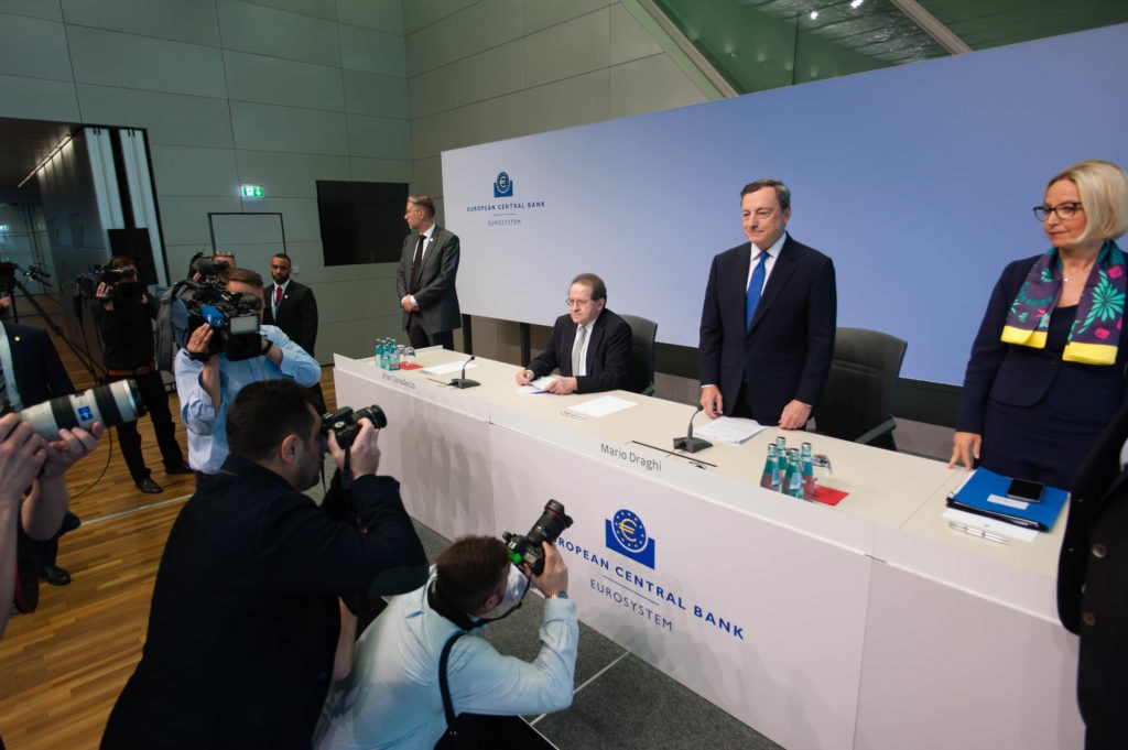 Mario Draghi BCE Banco Central Europeo Mario Draghi BCE Banco Central Europeo
