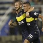 Los goleadores de Boca, Benedetto y Centurión festejan el 1 a 0 contra Vélez en Liniers. BBVA