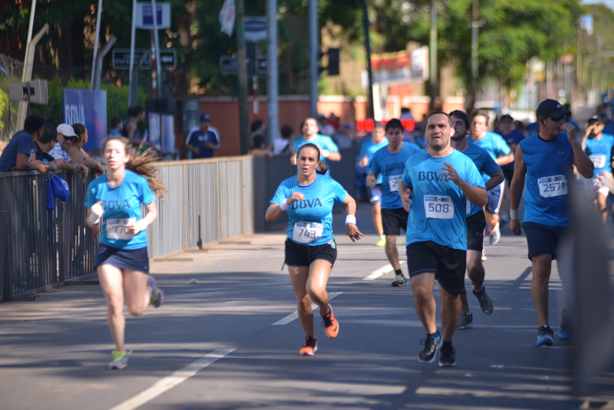 Carrera corredores BBVA Paraguay Carrera Marea Azul