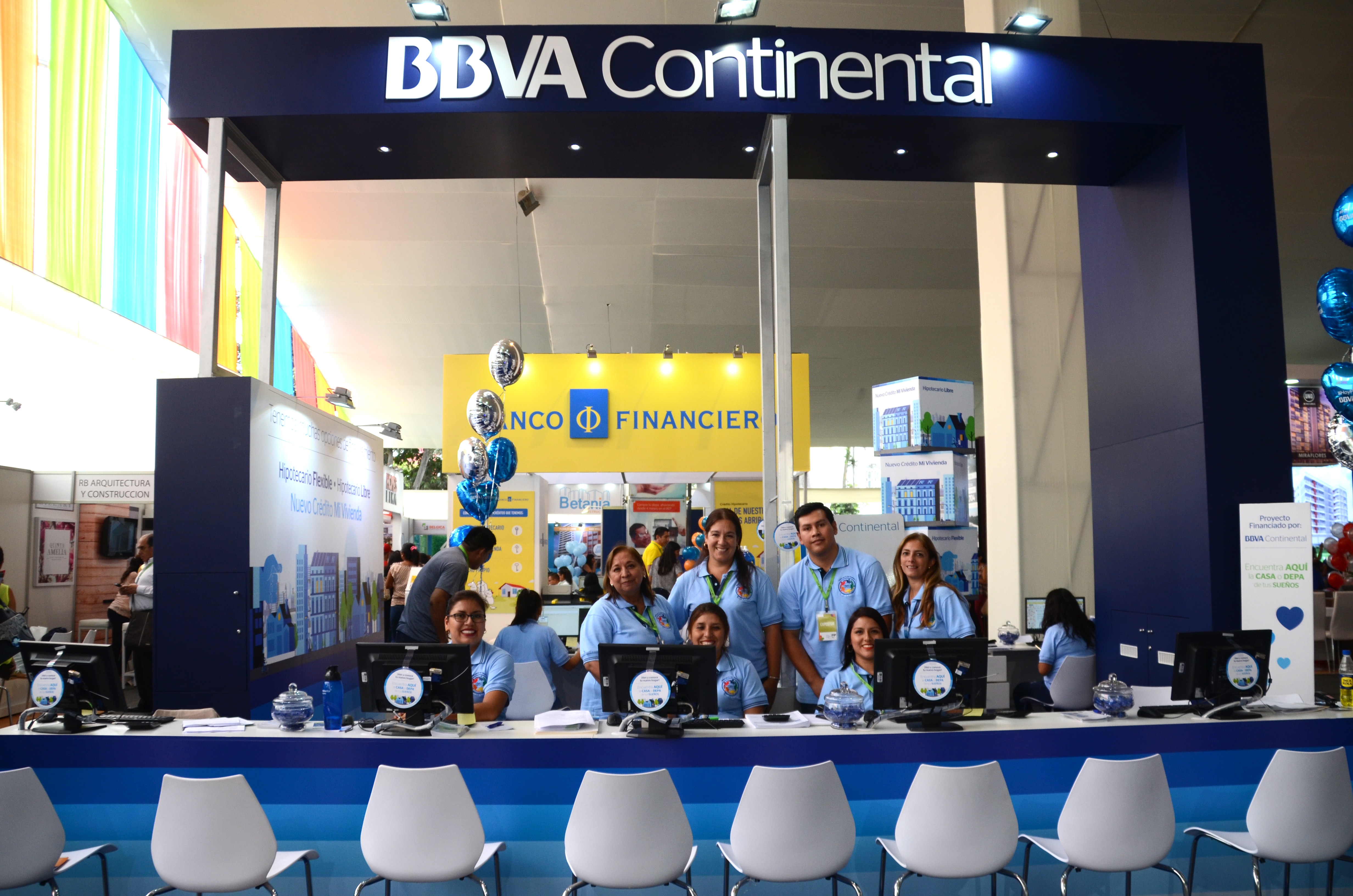 BBVA Continental particpa en la Feria Inmobiliaria del Perú Fotografía de equipo BBVA Continental en la FIP
