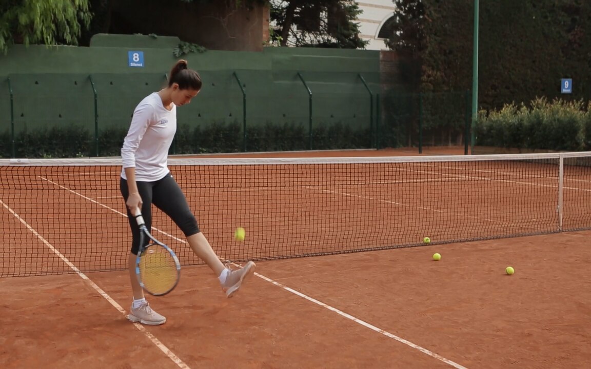 Garbiñe Muguruza demuestra su habilidad con los pies