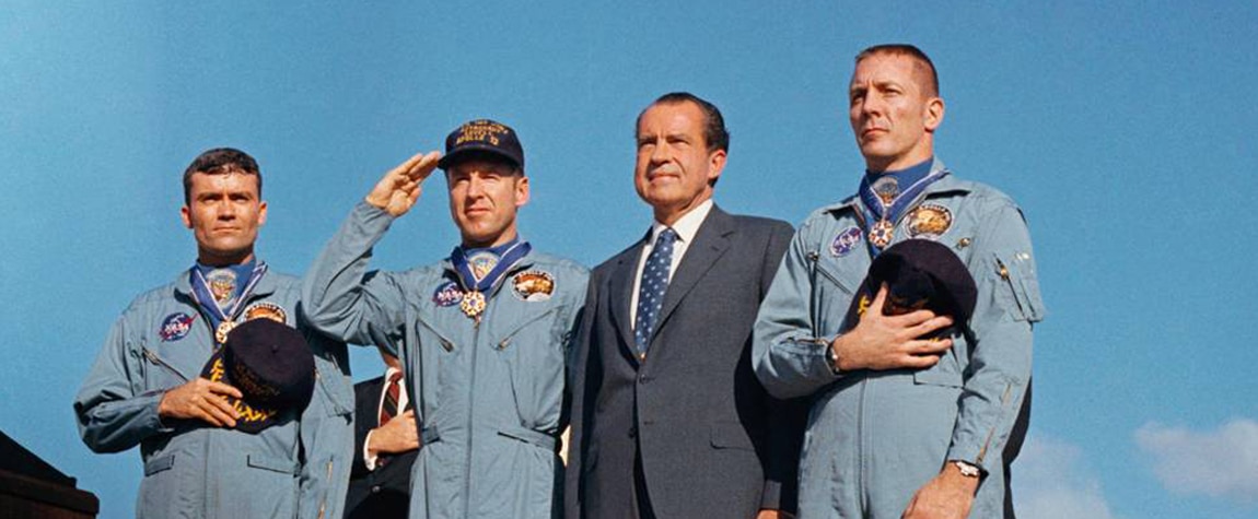 Apollo 13 John Swigert, Fred Haise and James Lovell con Nixon después de la mision