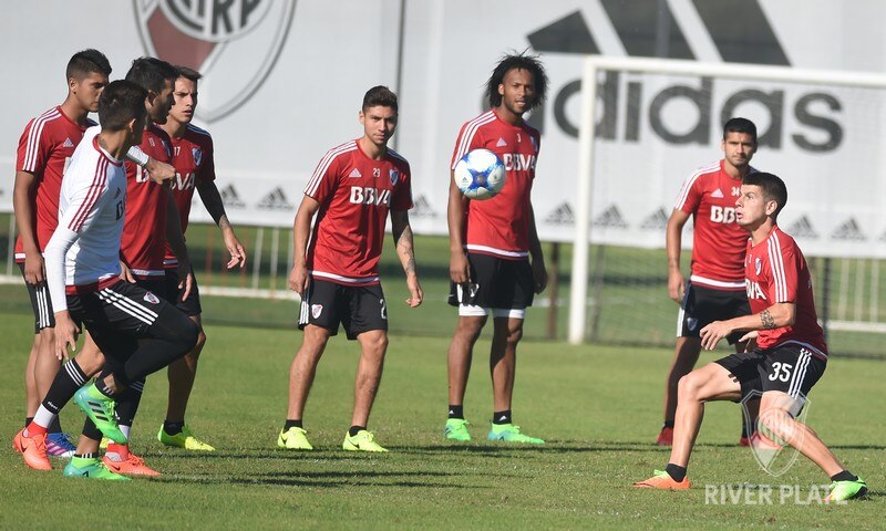 Jugadores de River en el entrenamiento de Ezeiza Entrenamiento River Plate BBVA
