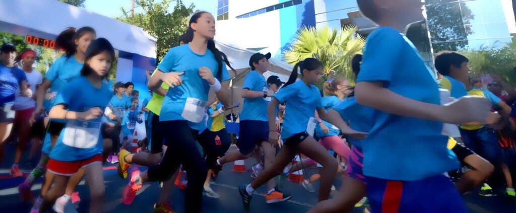 Carrera niños Marea Azul Niños corriendo en carrera BBVA Paraguay