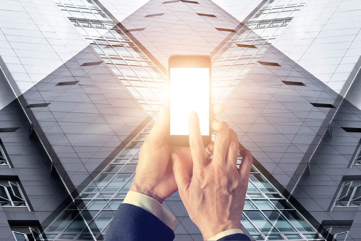Smartphone recurso technologia tech fintech digital movil edificio negocios recurso
