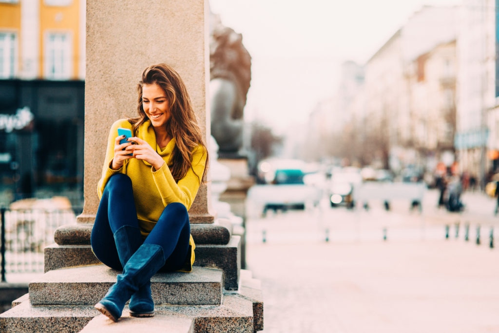 RECURSO tech millennials juventud mujer joven tecnologia innovacion movil turismo viajes finanzas