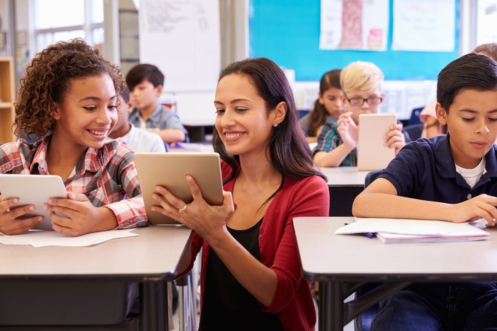 RECURSO aulas educacion niños infantil tablets tech innovacion tecnologia tablet ordenador digital
