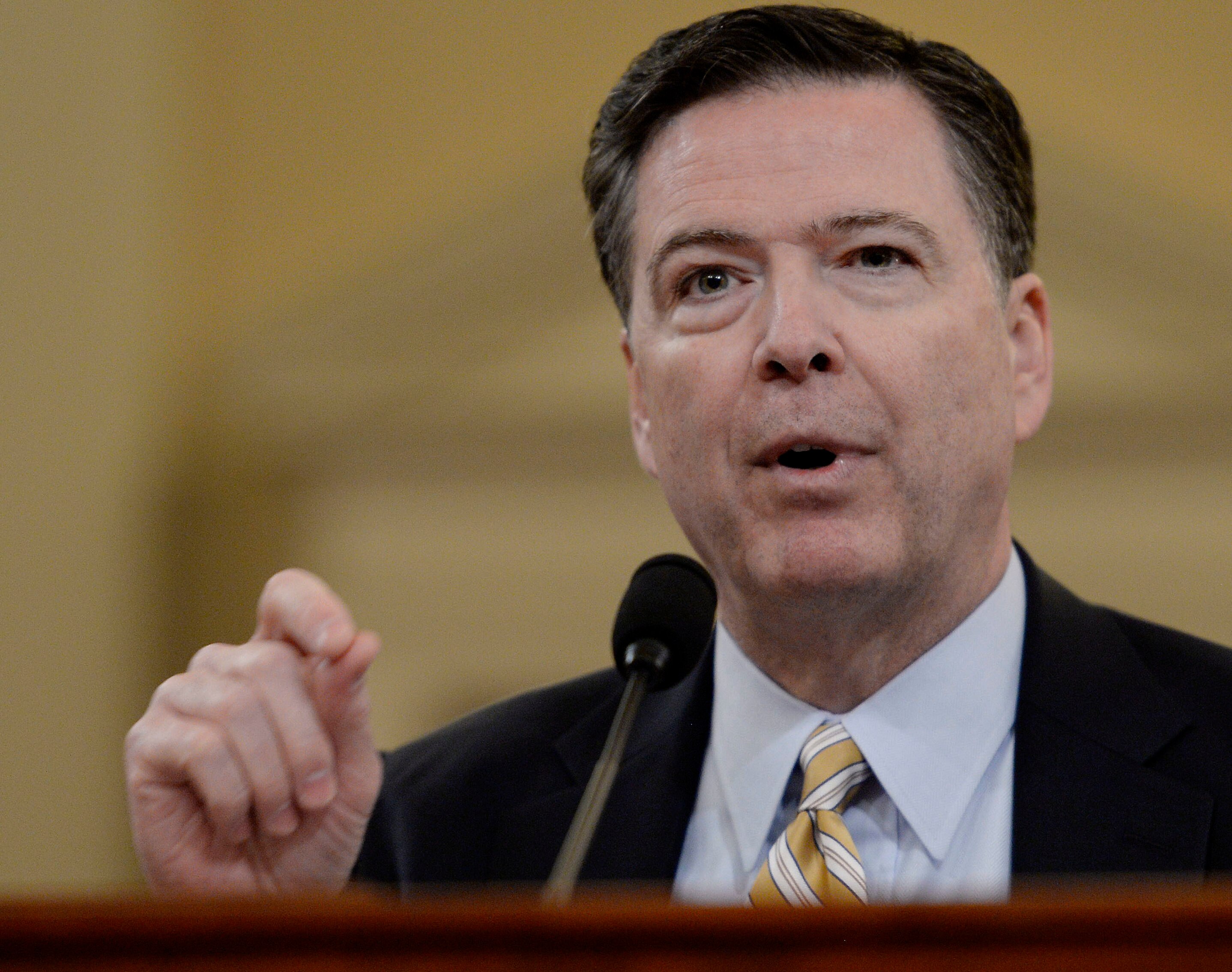 james comey- director FBI- recurso