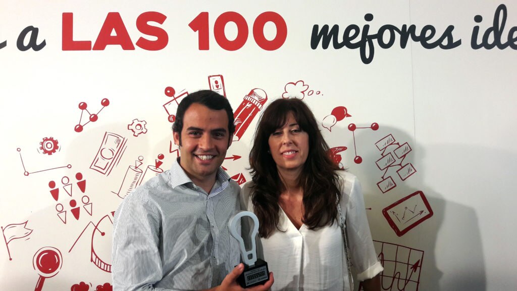 Recogida del premio de Actualidad Económica a la funcionalidad alta inmediata de BBVA