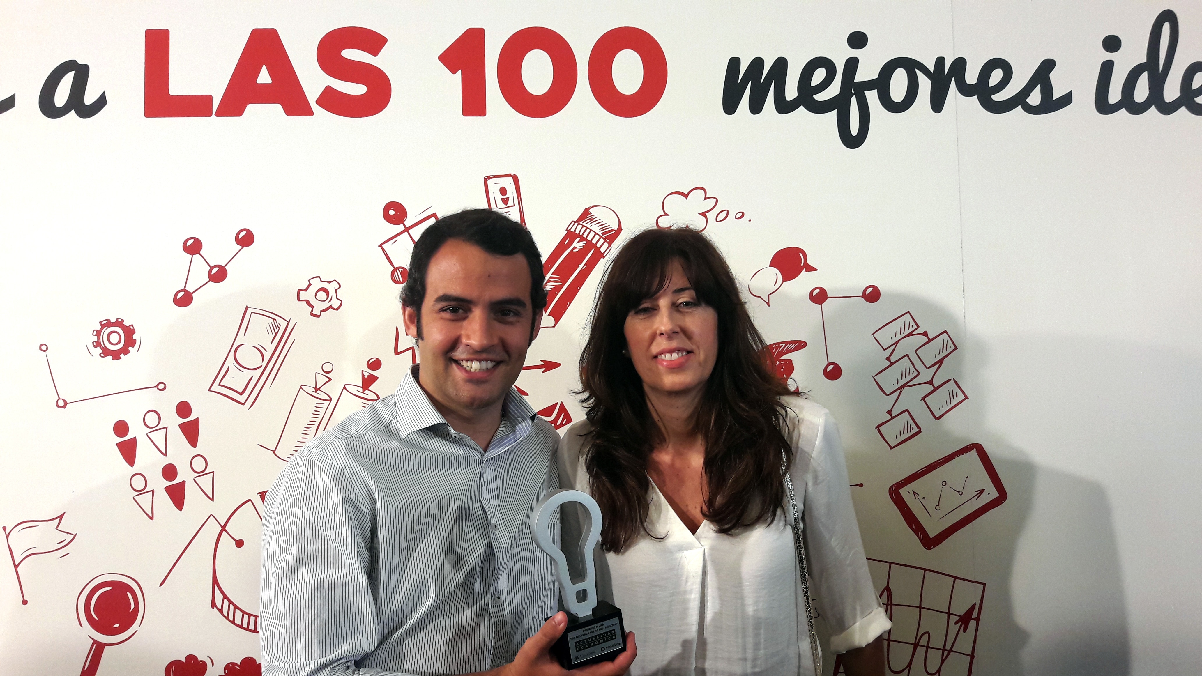 Recogida del premio de Actualidad Económica a la funcionalidad alta inmediata de BBVA