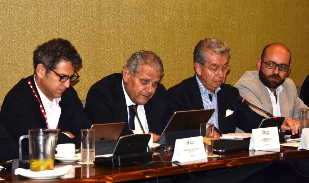Luis Robles Miaja, Presidente de Bancomer en la Alianza del Pacífico Luis Robles Miaja, Presidente de Bancomer en la Alianza del Pacífico