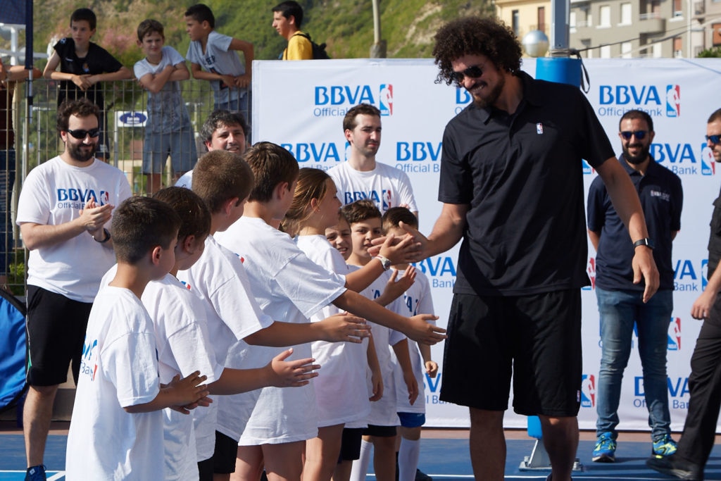 bbva-y-nba-tinen-de-azul-san-sebastian bbva-y-nba-tinen-de-azul-san-sebastian