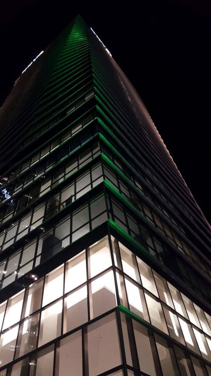 Sede de BBVA Francés iluminada para el día del Medio Ambiente Medio Ambiente