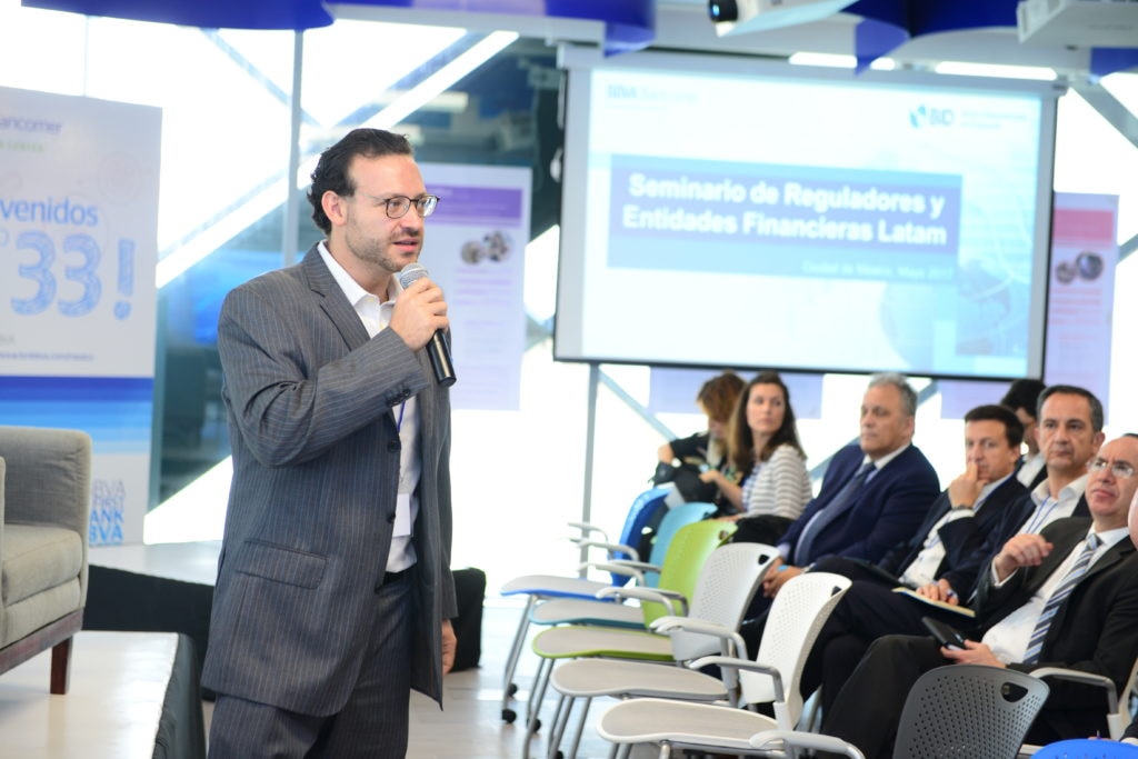 fotografia de carlos lopez moctezuma director nuevos negocios bancomer bbva