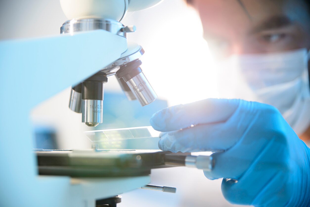 cientifico-equipo-investigacion-laboratorio-fundacion-bbva
