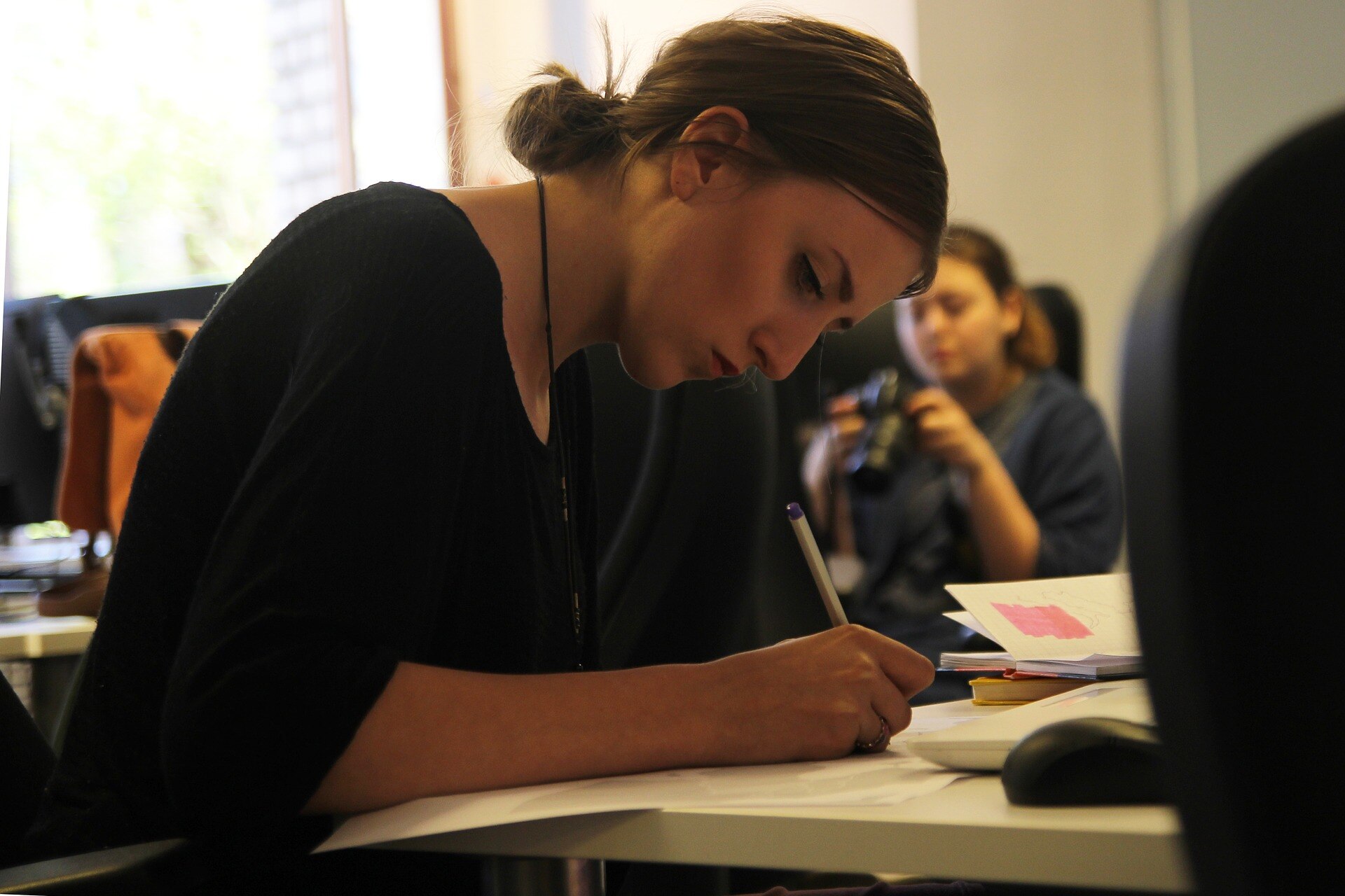 Mujer estudio trabajo Recurso mujer estudiando