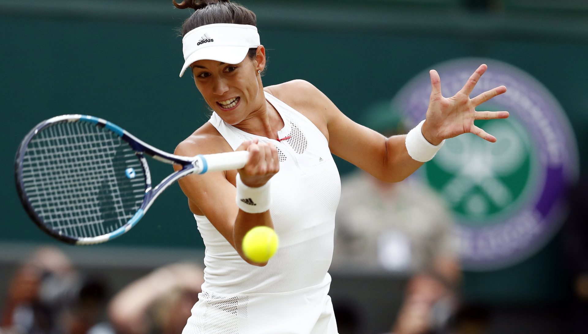 Garbiñe Muguruza superó con contundencia a Venus Williams en el segundo set de la final de Wimbledon