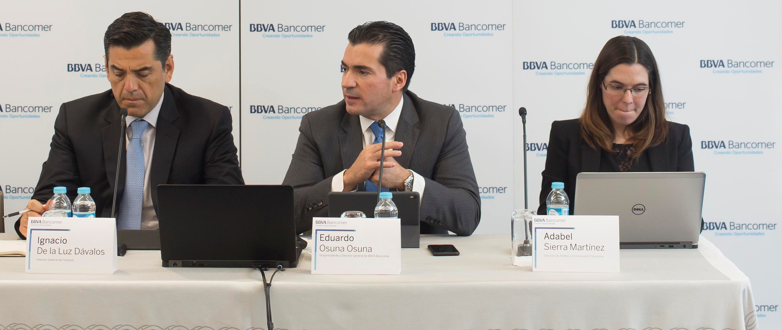 ignacio-de-la-luz-dg-finanzas-eduardo-osuna-dg-bancomer-adabel-sierra-d-analisis-y-comunicacon-financiera-bancomer ignacio-de-la-luz-dg-finanzas-eduardo-osuna-dg-bancomer-adabel-sierra-d-analisis-y-comunicacon-financiera-bancomer
