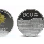 Aspecto de la moneda conmemorativa del 50º aniversario del Banco Central de Uruguay