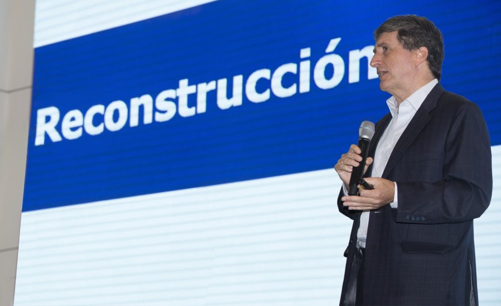 Pablo de la Flor durante su presentación en el auditorio de BBVA Continental Fotografía de Pablo de la Flor, director de la Autoridad para la Reconstrucción con Cambios, en BBVA Continental.